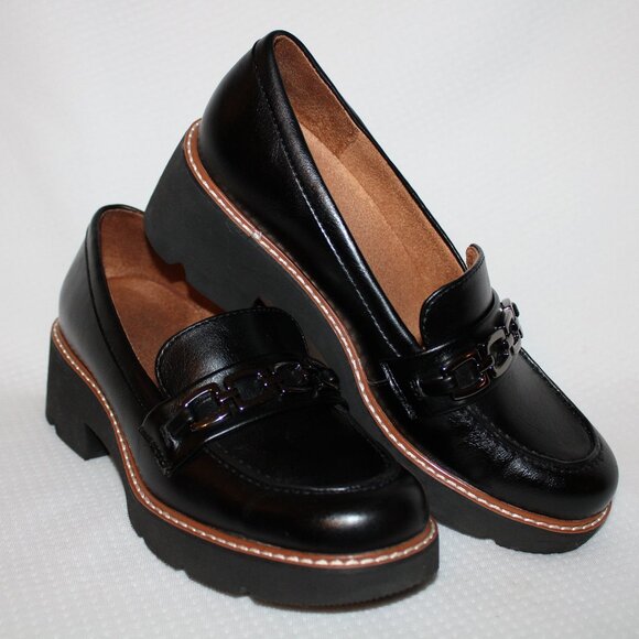 Naturalizer Cabana Lug Sole Slip on Black Loafer Women's Size 6M - Picture 1 of 14